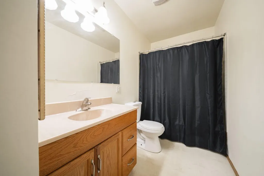145 Hillcrest Drive Fort Mcmurray AB T9H 3T7