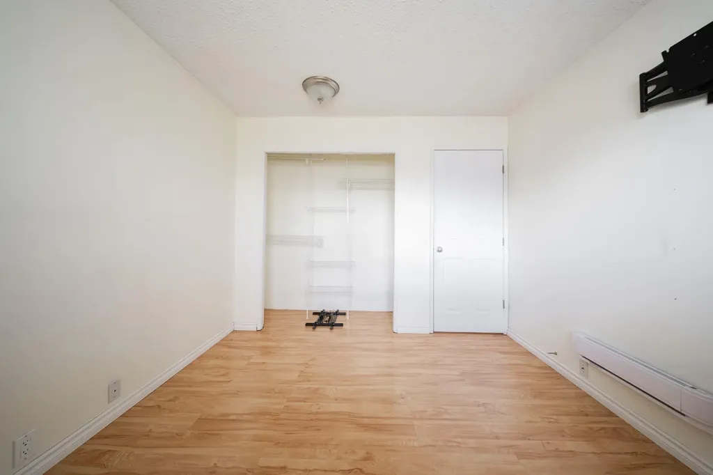 145 Hillcrest Drive Fort Mcmurray AB T9H 3T7