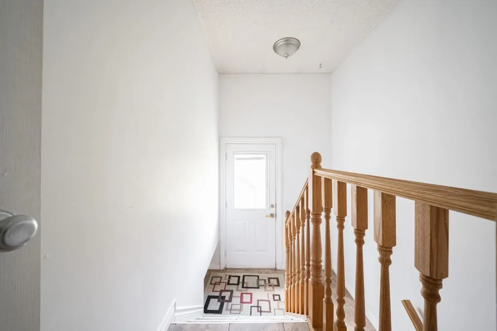 145 Hillcrest Drive Fort Mcmurray AB T9H 3T7