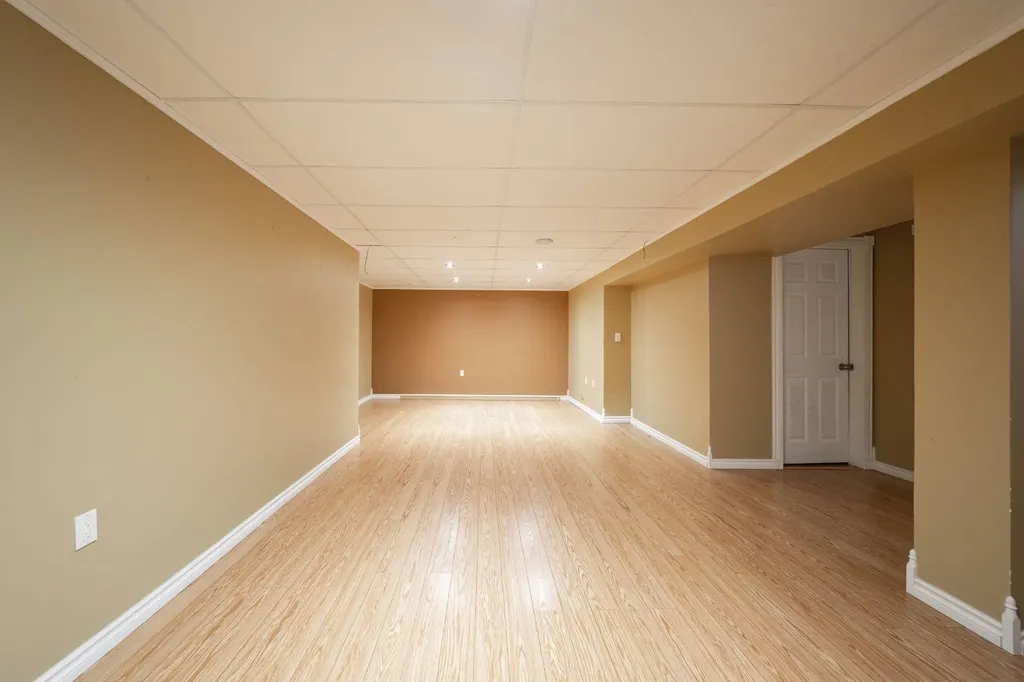 145 Hillcrest Drive Fort Mcmurray AB T9H 3T7
