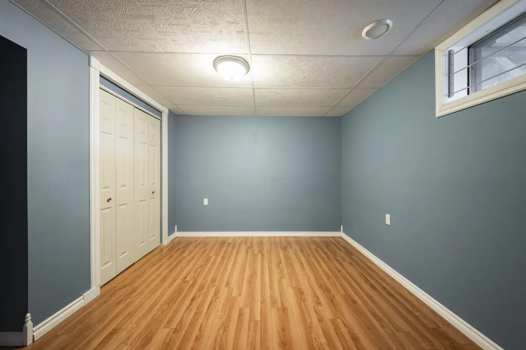 145 Hillcrest Drive Fort Mcmurray AB T9H 3T7