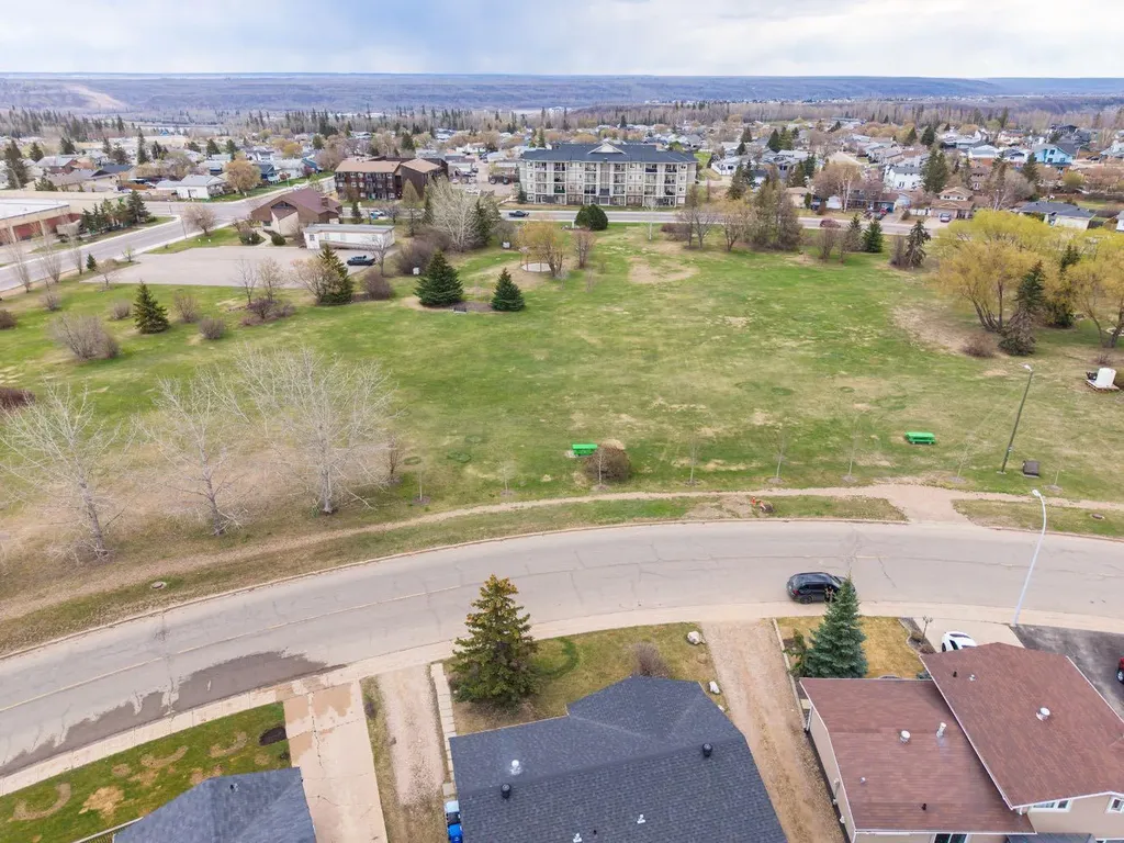 145 Hillcrest Drive Fort Mcmurray AB T9H 3T7