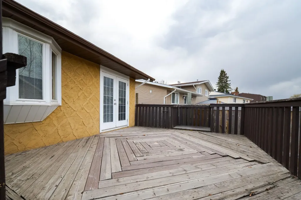 145 Hillcrest Drive Fort Mcmurray AB T9H 3T7