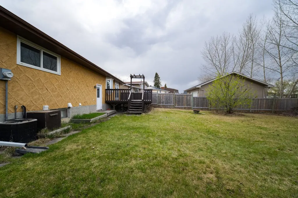 145 Hillcrest Drive Fort Mcmurray AB T9H 3T7
