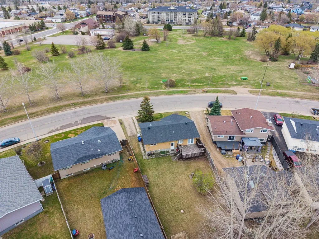 145 Hillcrest Drive Fort Mcmurray AB T9H 3T7