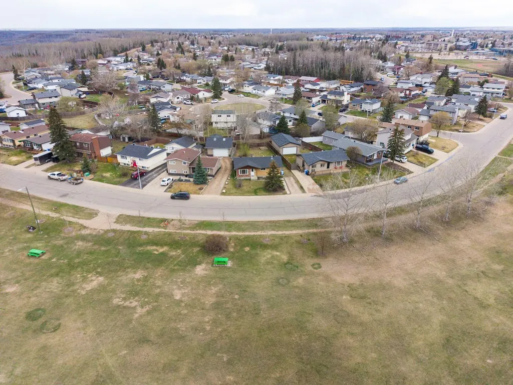 145 Hillcrest Drive Fort Mcmurray AB T9H 3T7