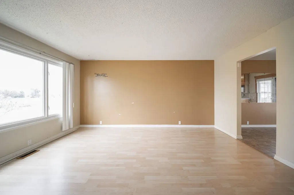 145 Hillcrest Drive Fort Mcmurray AB T9H 3T7