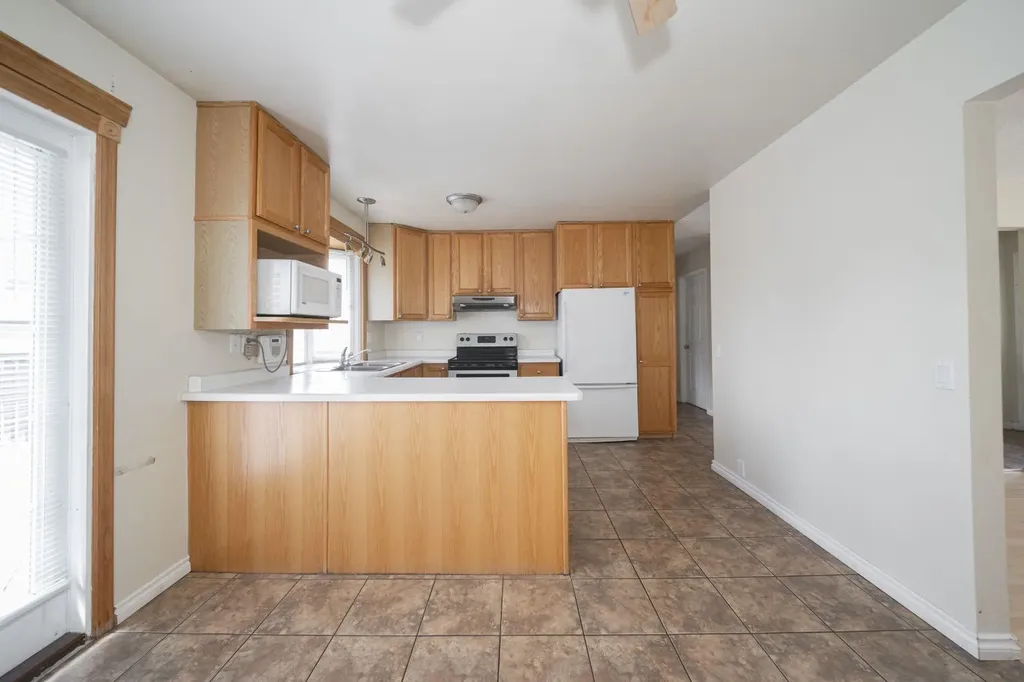145 Hillcrest Drive Fort Mcmurray AB T9H 3T7
