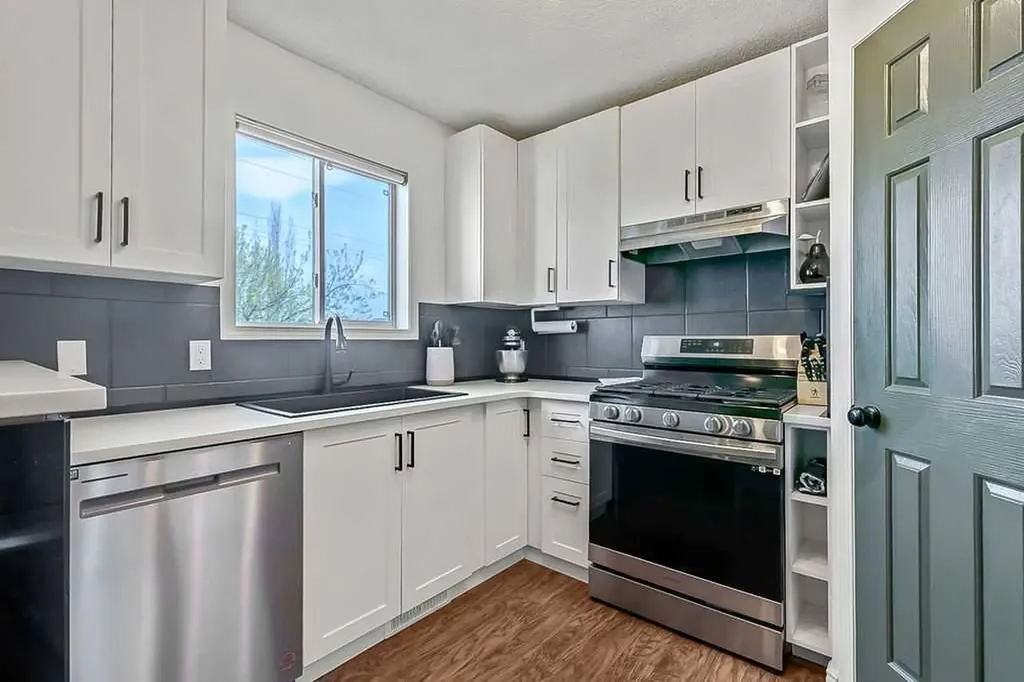 145 Harvest Glen Way NE Calgary AB T3K 4J4
