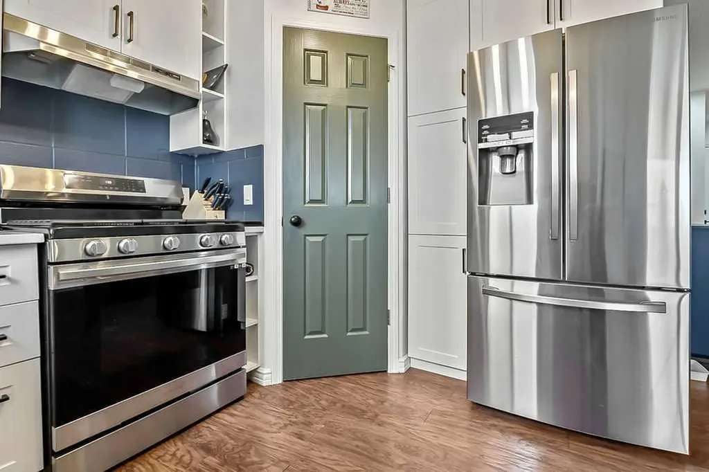 145 Harvest Glen Way NE Calgary AB T3K 4J4