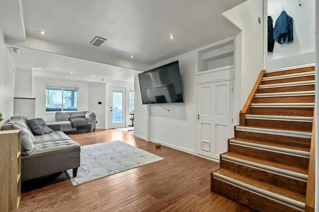 145 Harvest Glen Way NE Calgary AB T3K 4J4