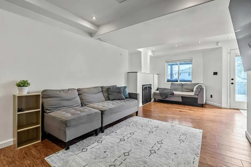 145 Harvest Glen Way NE Calgary AB T3K 4J4