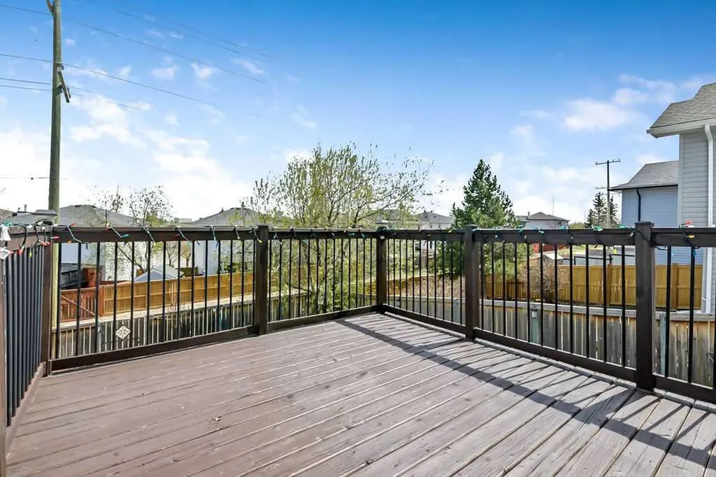 145 Harvest Glen Way NE Calgary AB T3K 4J4