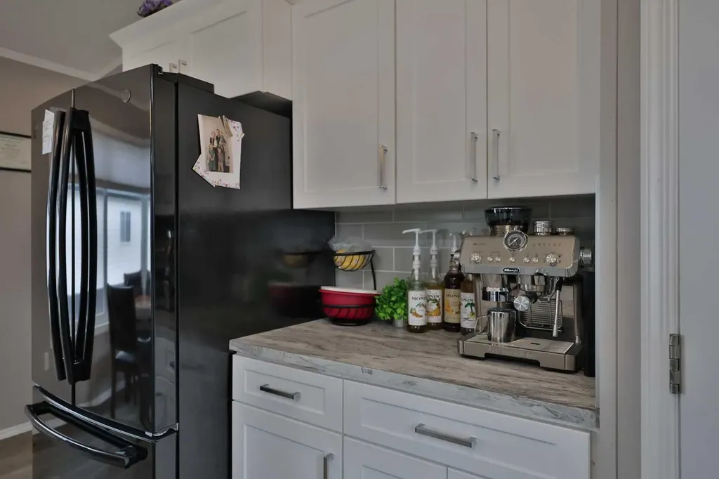 5021 Applewood Road Coaldale AB T1M 0C6