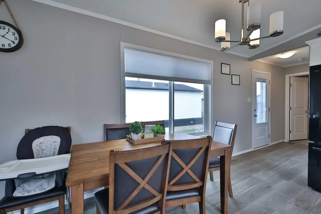 5021 Applewood Road Coaldale AB T1M 0C6