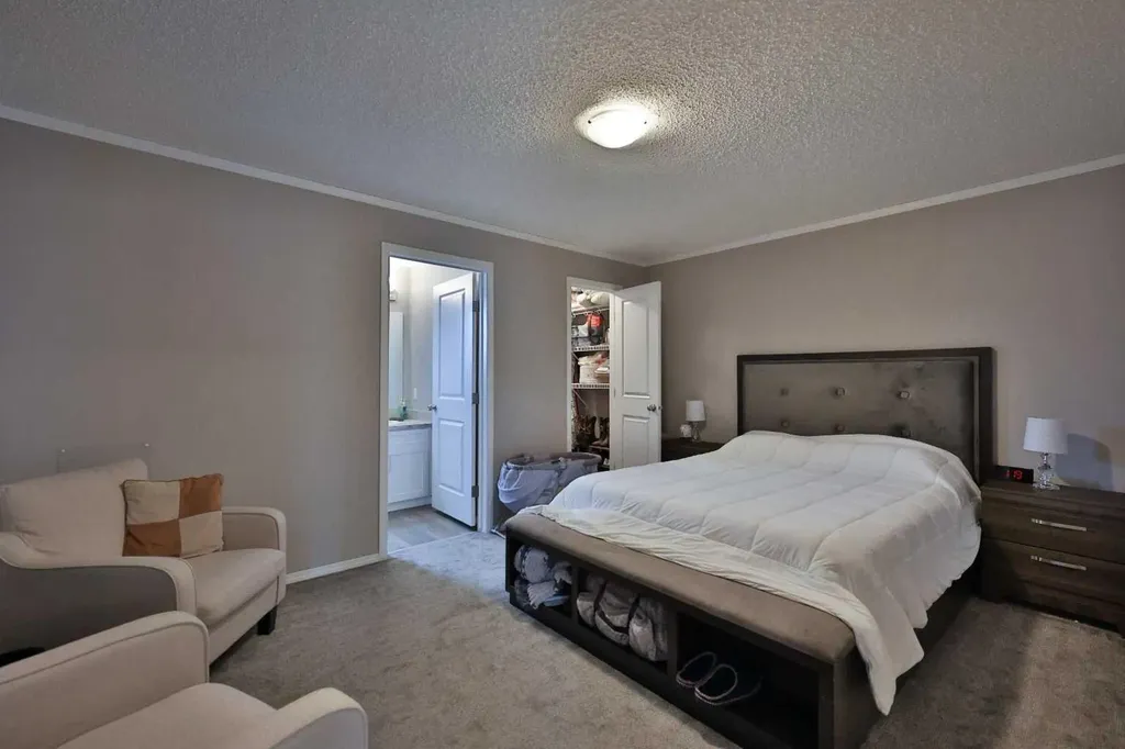 5021 Applewood Road Coaldale AB T1M 0C6