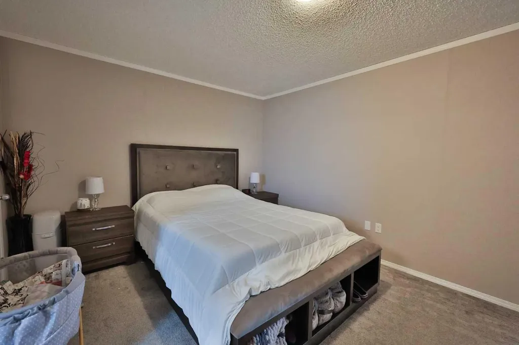 5021 Applewood Road Coaldale AB T1M 0C6