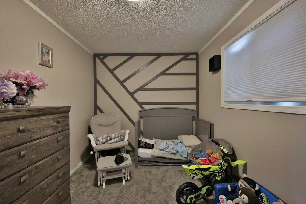 5021 Applewood Road Coaldale AB T1M 0C6