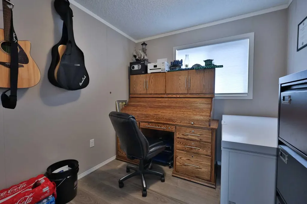 5021 Applewood Road Coaldale AB T1M 0C6