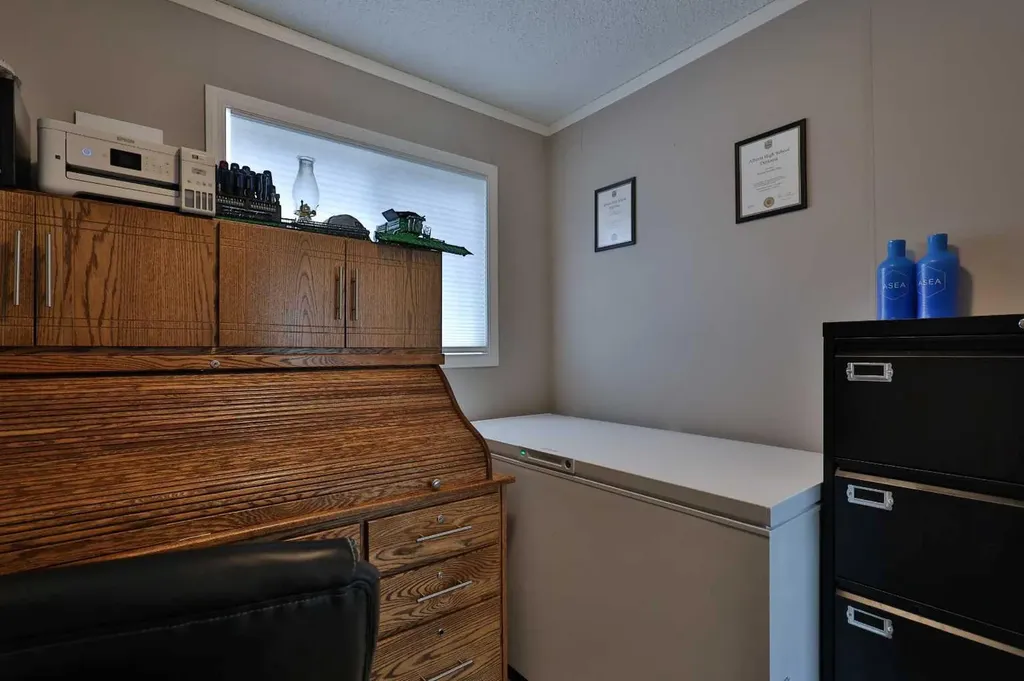 5021 Applewood Road Coaldale AB T1M 0C6
