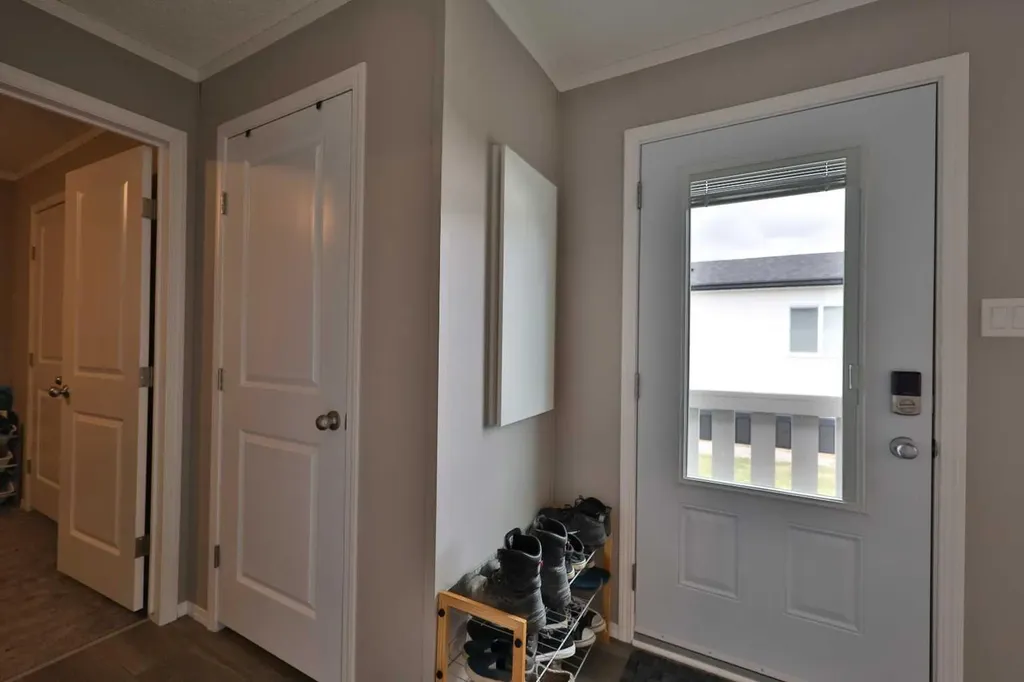 5021 Applewood Road Coaldale AB T1M 0C6
