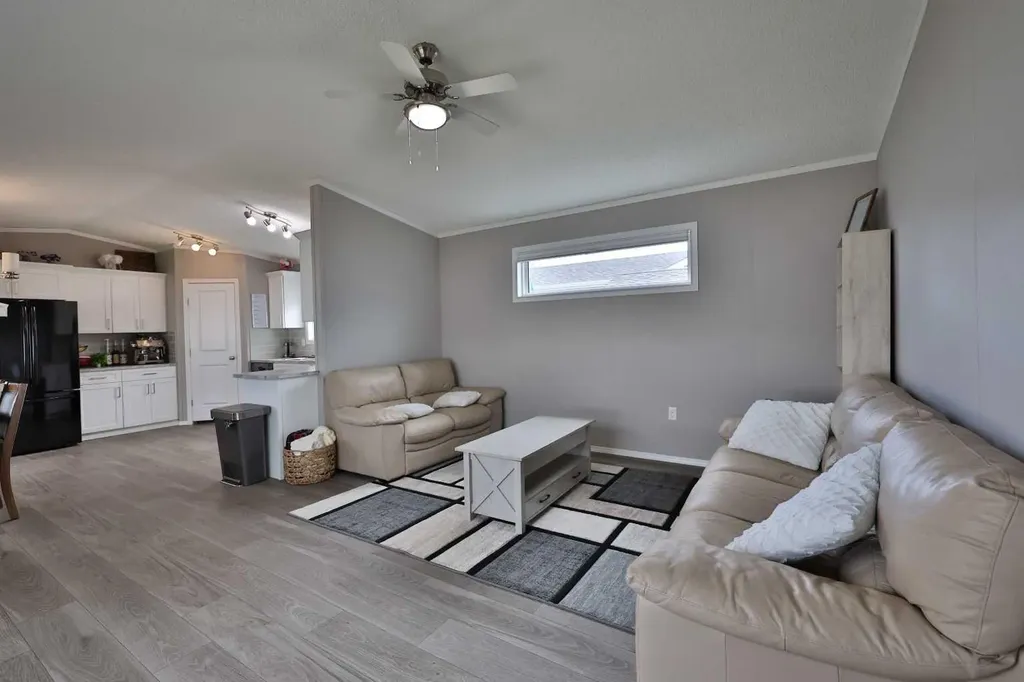 5021 Applewood Road Coaldale AB T1M 0C6