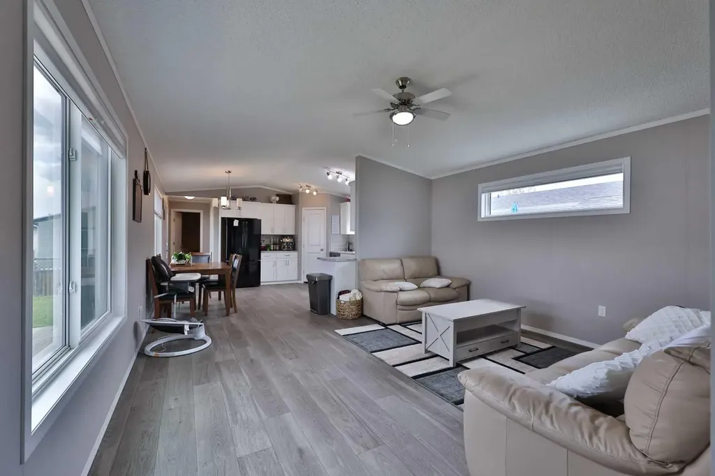 5021 Applewood Road Coaldale AB T1M 0C6