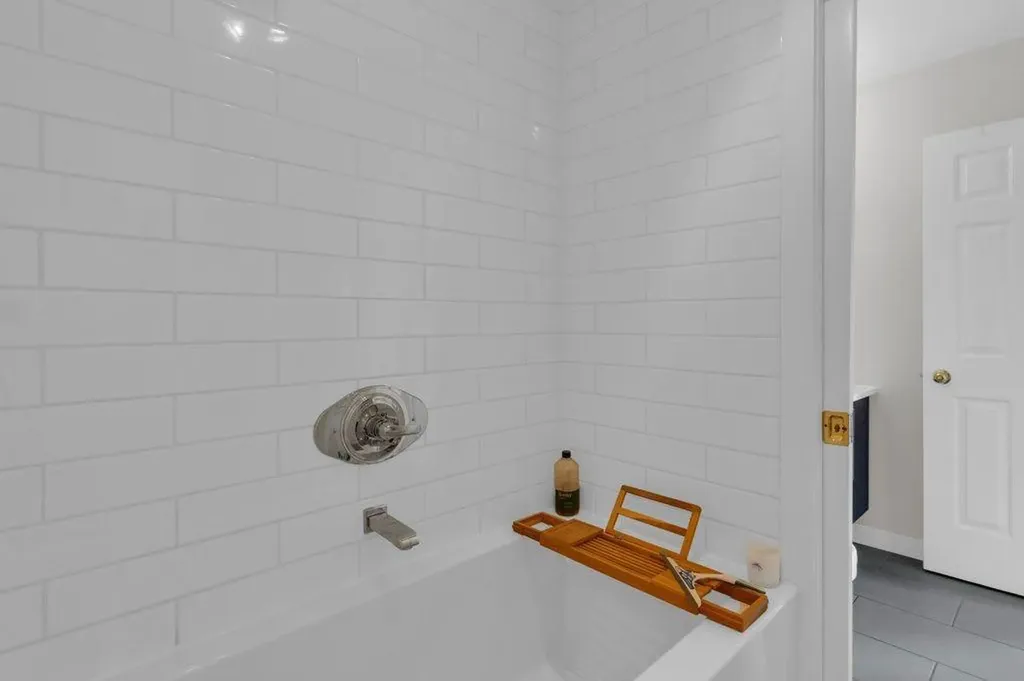 3528 20 Street SW Calgary AB T2T5X7