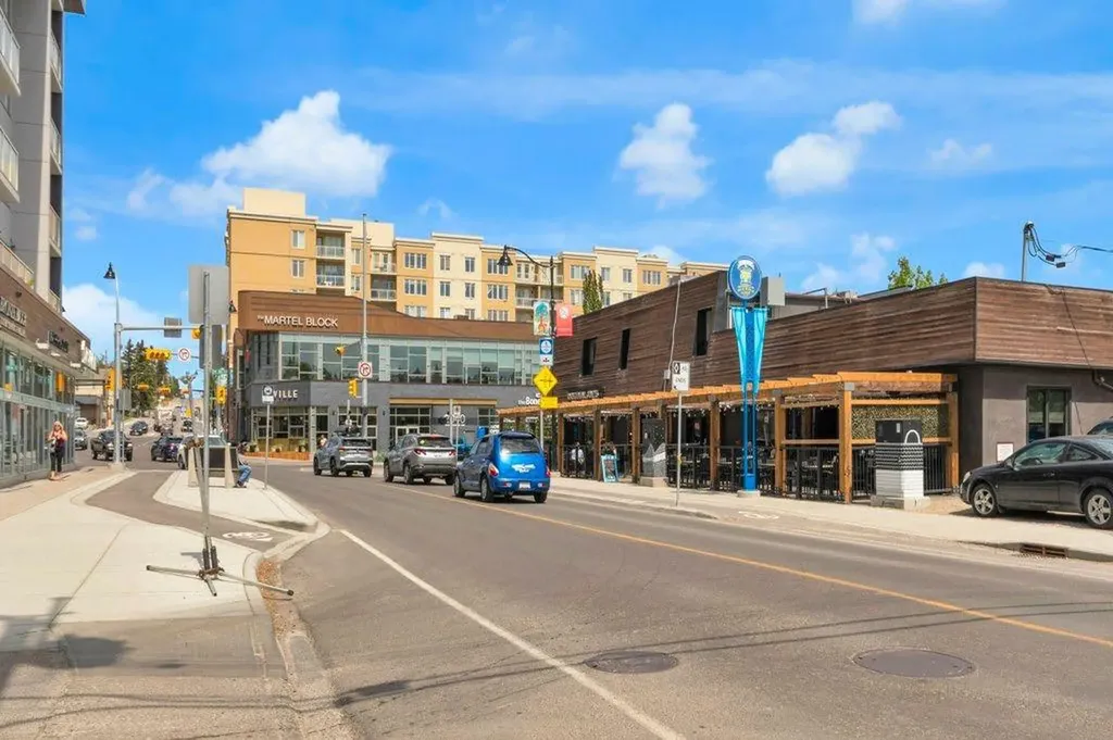 3528 20 Street SW Calgary AB T2T5X7