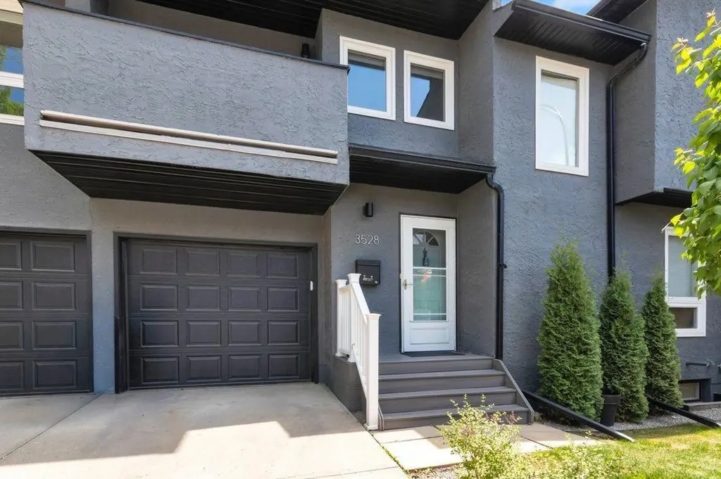 3528 20 Street SW Calgary AB T2T5X7