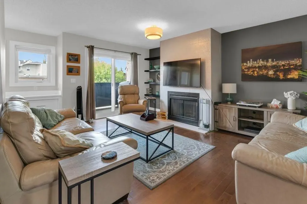 3528 20 Street SW Calgary AB T2T5X7