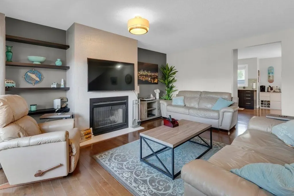 3528 20 Street SW Calgary AB T2T5X7