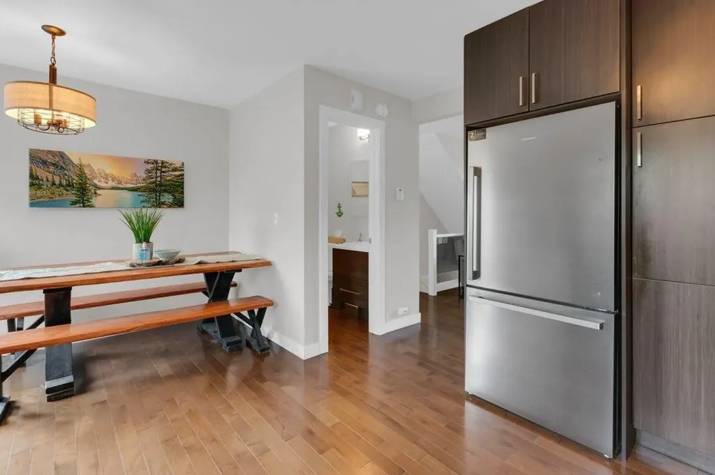 3528 20 Street SW Calgary AB T2T5X7
