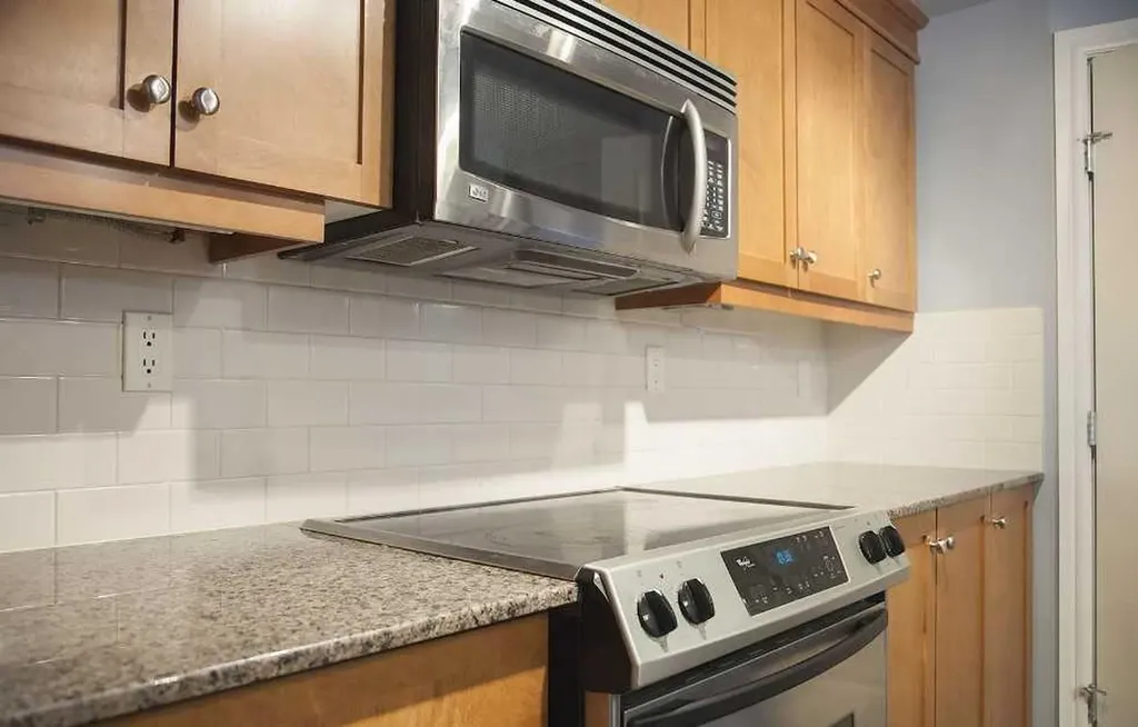 910 5 Avenue SW Calgary AB T2p0c3