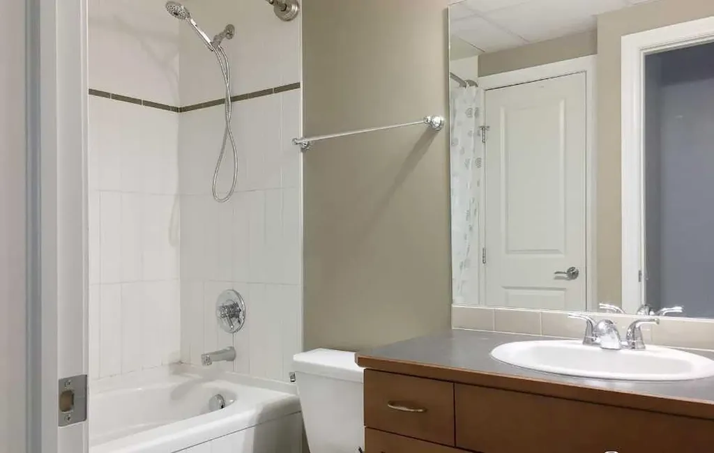 910 5 Avenue SW Calgary AB T2p0c3