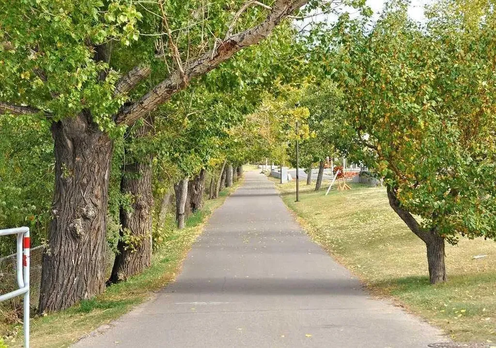 910 5 Avenue SW Calgary AB T2p0c3