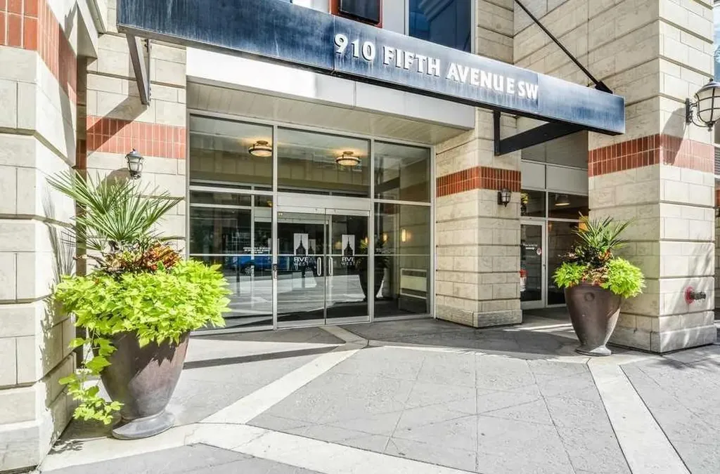 910 5 Avenue SW Calgary AB T2p0c3