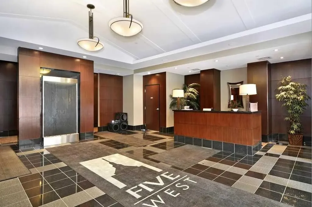 910 5 Avenue SW Calgary AB T2p0c3