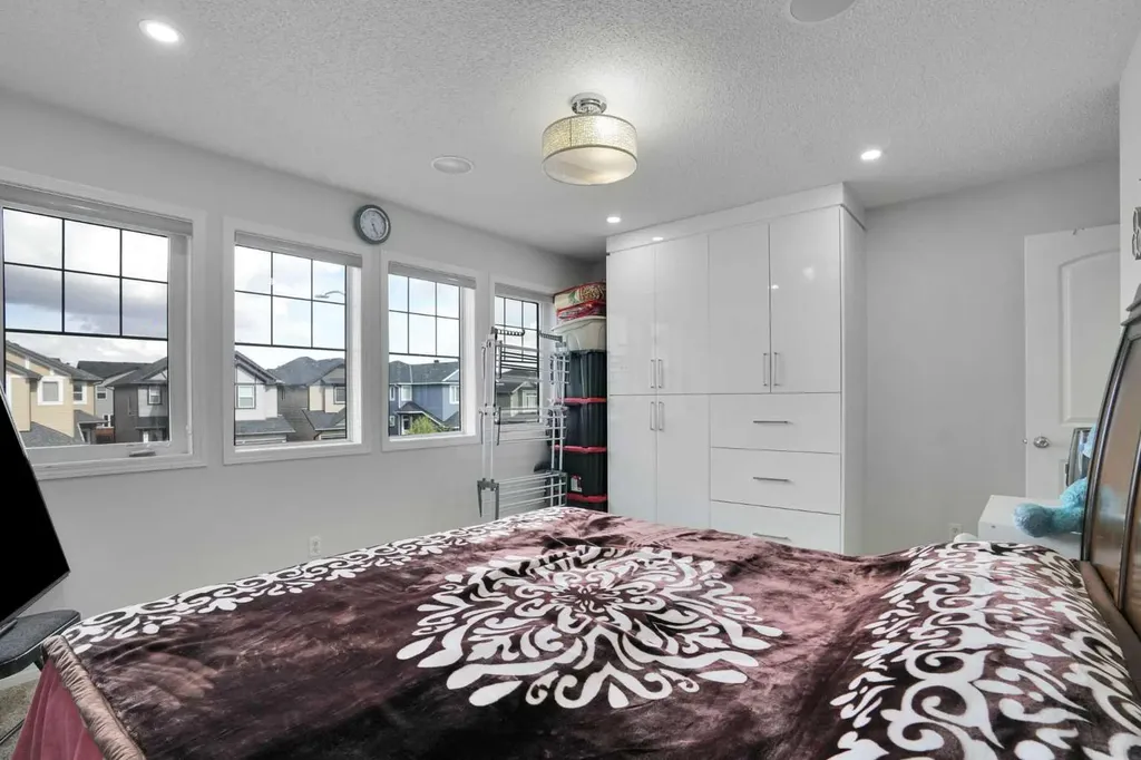 449 Skyview Ranch Way NE Calgary AB T3N0C7
