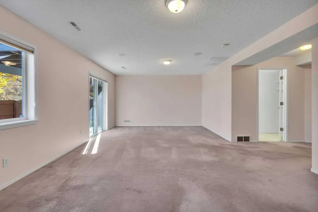 140 Valley Ridge Heights NW Calgary AB T3B 5T3
