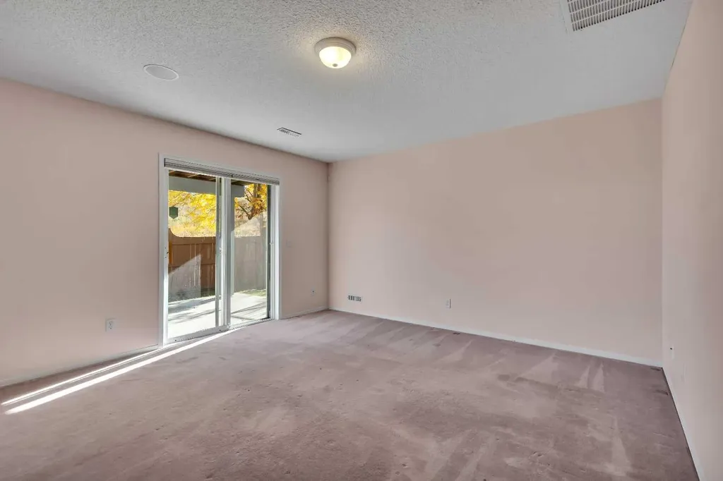 140 Valley Ridge Heights NW Calgary AB T3B 5T3