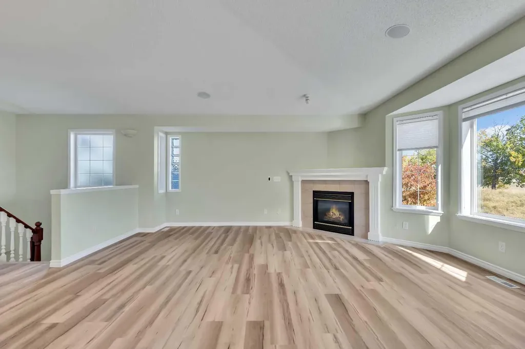140 Valley Ridge Heights NW Calgary AB T3B 5T3