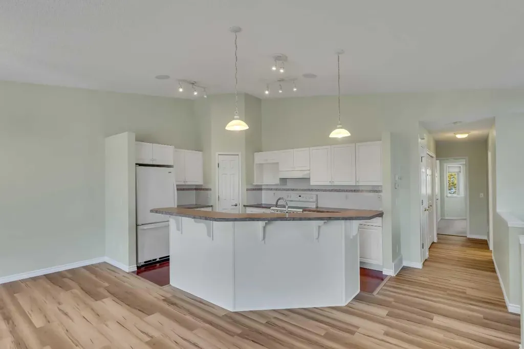140 Valley Ridge Heights NW Calgary AB T3B 5T3