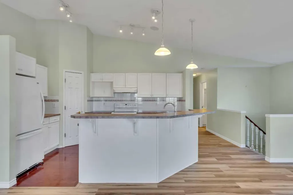 140 Valley Ridge Heights NW Calgary AB T3B 5T3