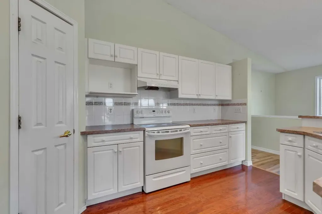 140 Valley Ridge Heights NW Calgary AB T3B 5T3
