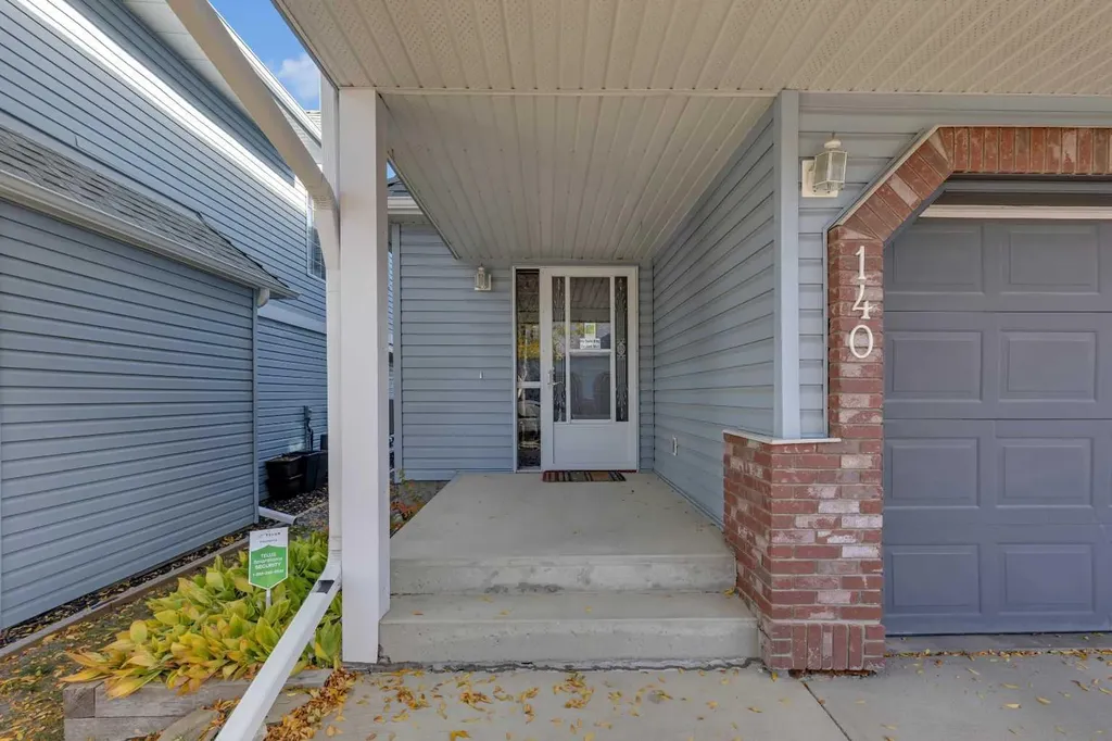 140 Valley Ridge Heights NW Calgary AB T3B 5T3