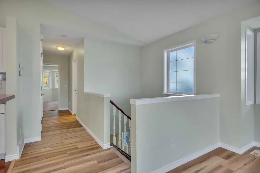 140 Valley Ridge Heights NW Calgary AB T3B 5T3