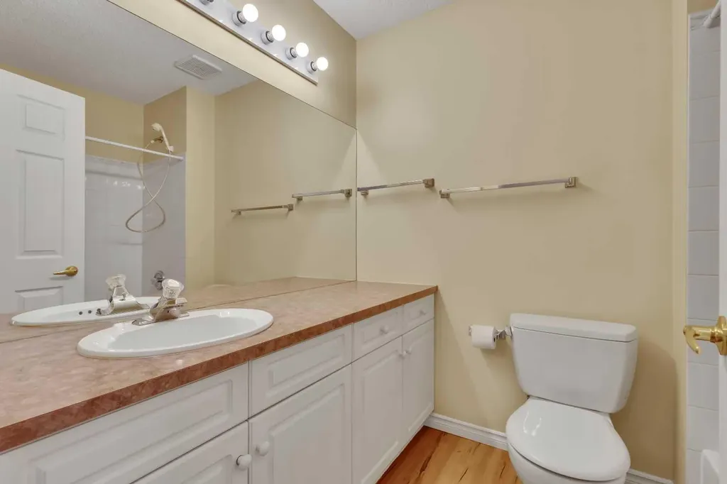 140 Valley Ridge Heights NW Calgary AB T3B 5T3