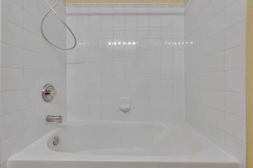 140 Valley Ridge Heights NW Calgary AB T3B 5T3