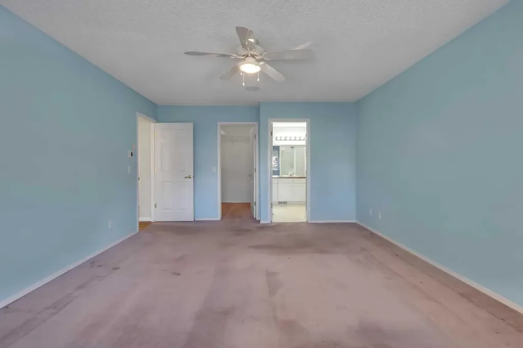 140 Valley Ridge Heights NW Calgary AB T3B 5T3